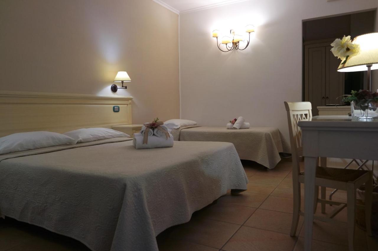 Santa Caterina Hotel Pompei Bagian luar foto