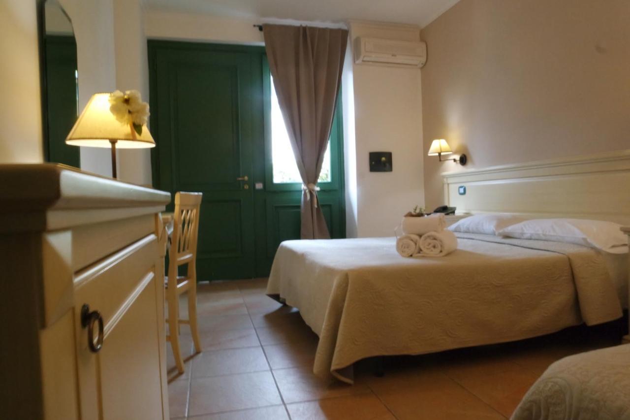 Santa Caterina Hotel Pompei Bagian luar foto